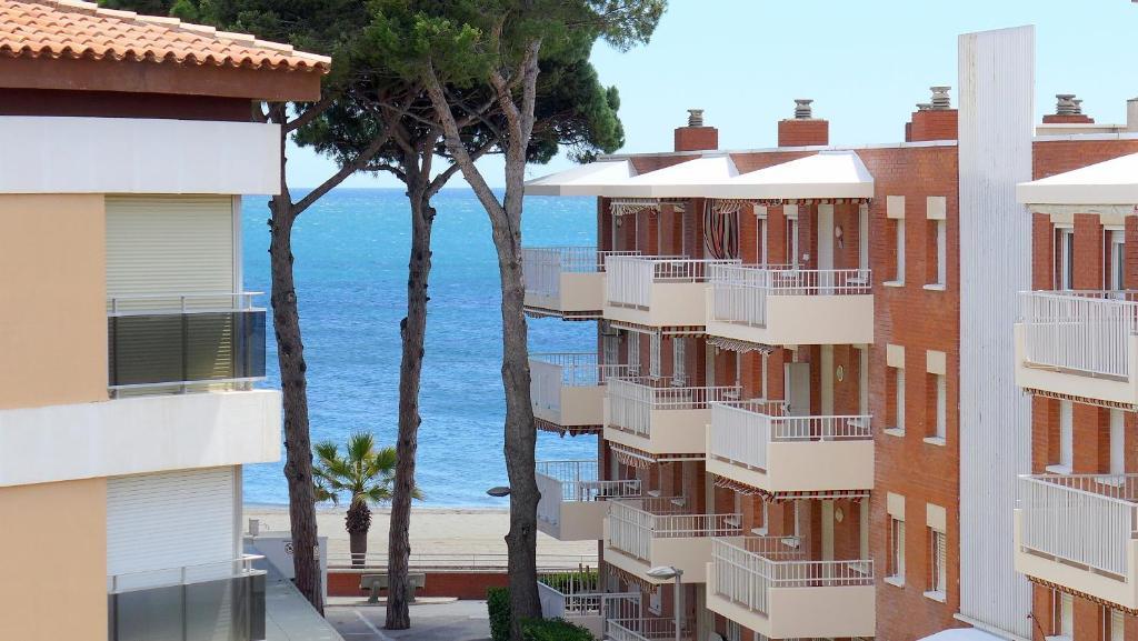 Rentalmar Costa Verde Cambrils Bagian luar foto